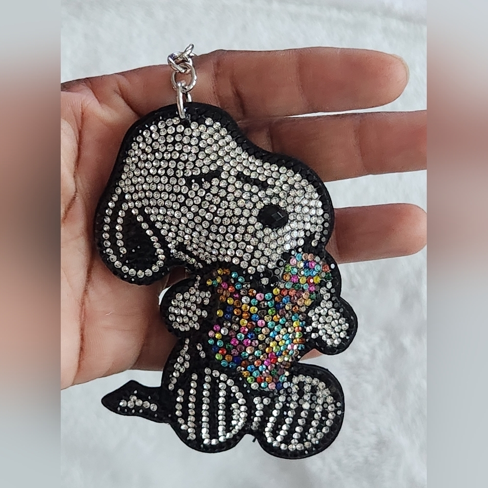 Snoopy Rhinestone Keychain with Colorful Heart Sparkling Bag Charm - Picture 4 of 5